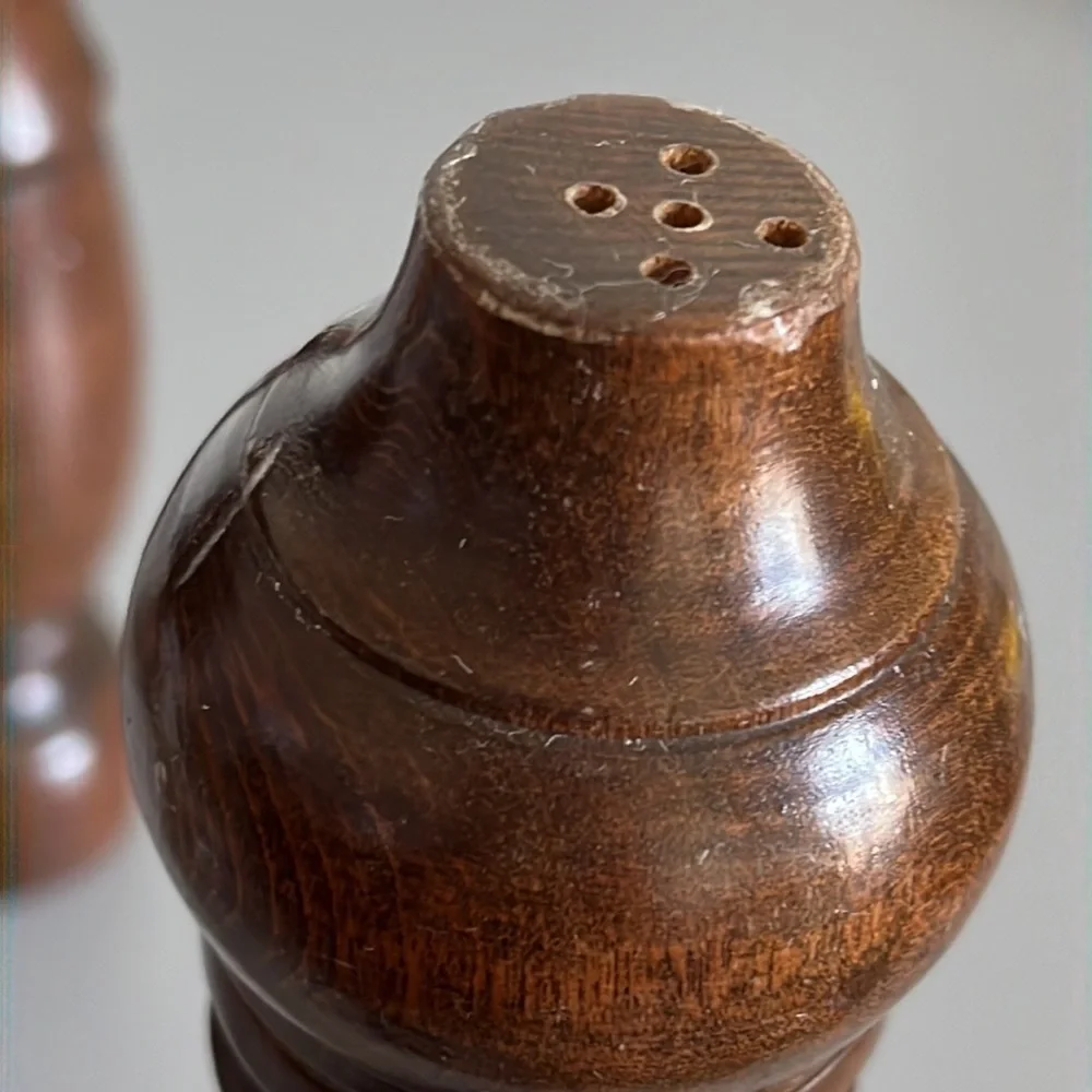 Vintage Wood Pepper Mill Grinder Salt Shaker 10